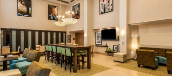 哥倫布新阿爾巴尼歡朋套房酒店