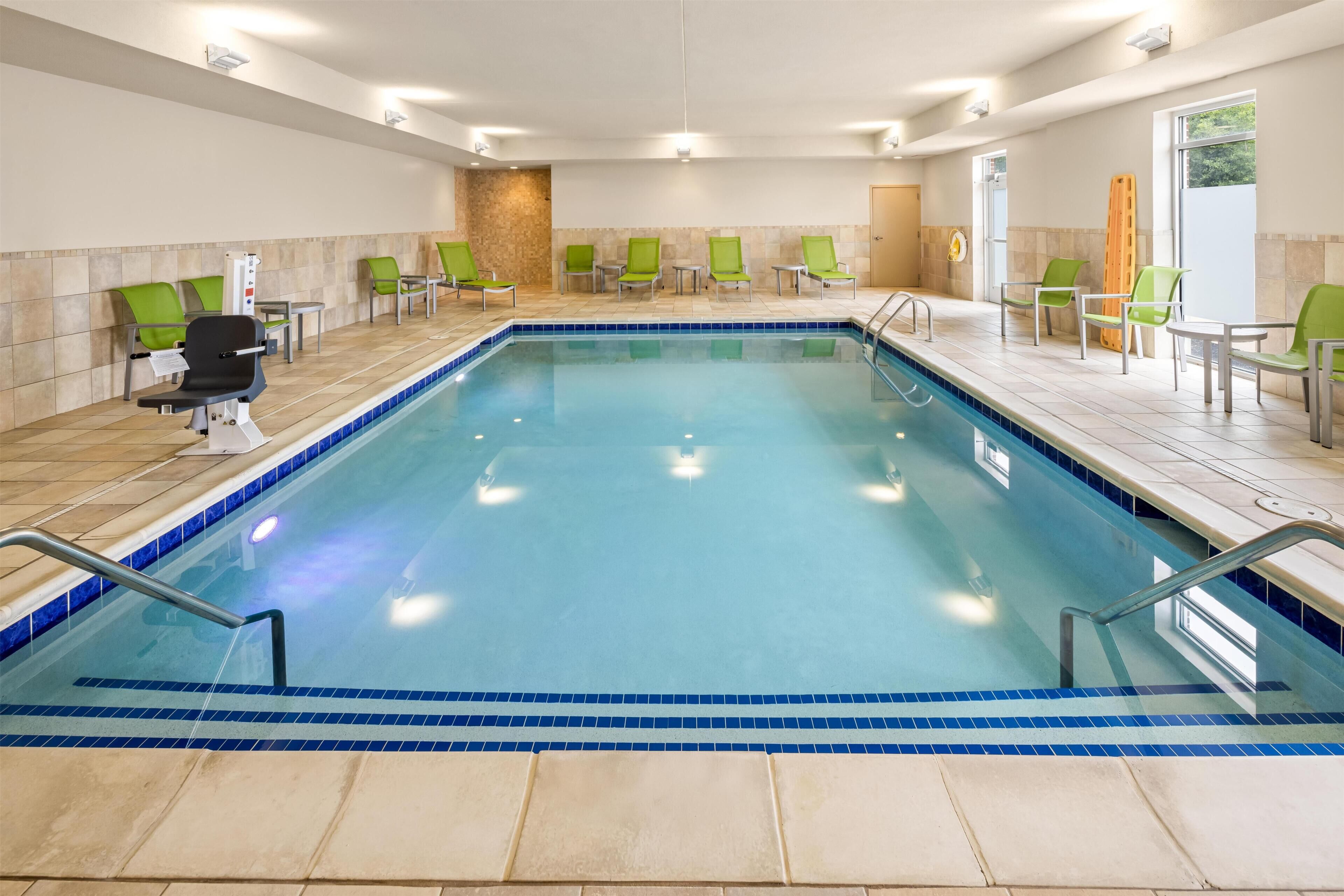 Una piscina cubierta
