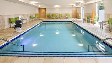 Una piscina cubierta