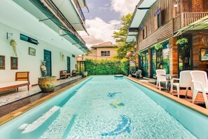 Hồ bơi ngoài trời 