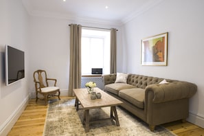 Leilighet – premium, 1 soverom | Oppholdsrom | Flatskjerm-TV