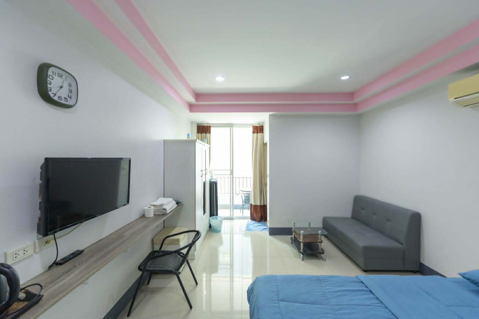Standard Double Room | 办公桌、免费 WiFi、床单