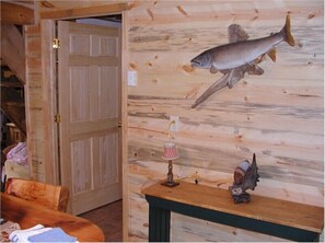 Traditional Cabin (Papoose) | 1 bedroom, individually decorated, individually furnished