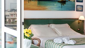 1 habitación, ropa de cama de alta calidad y escritorio 