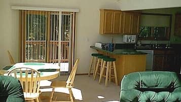House | In-room dining