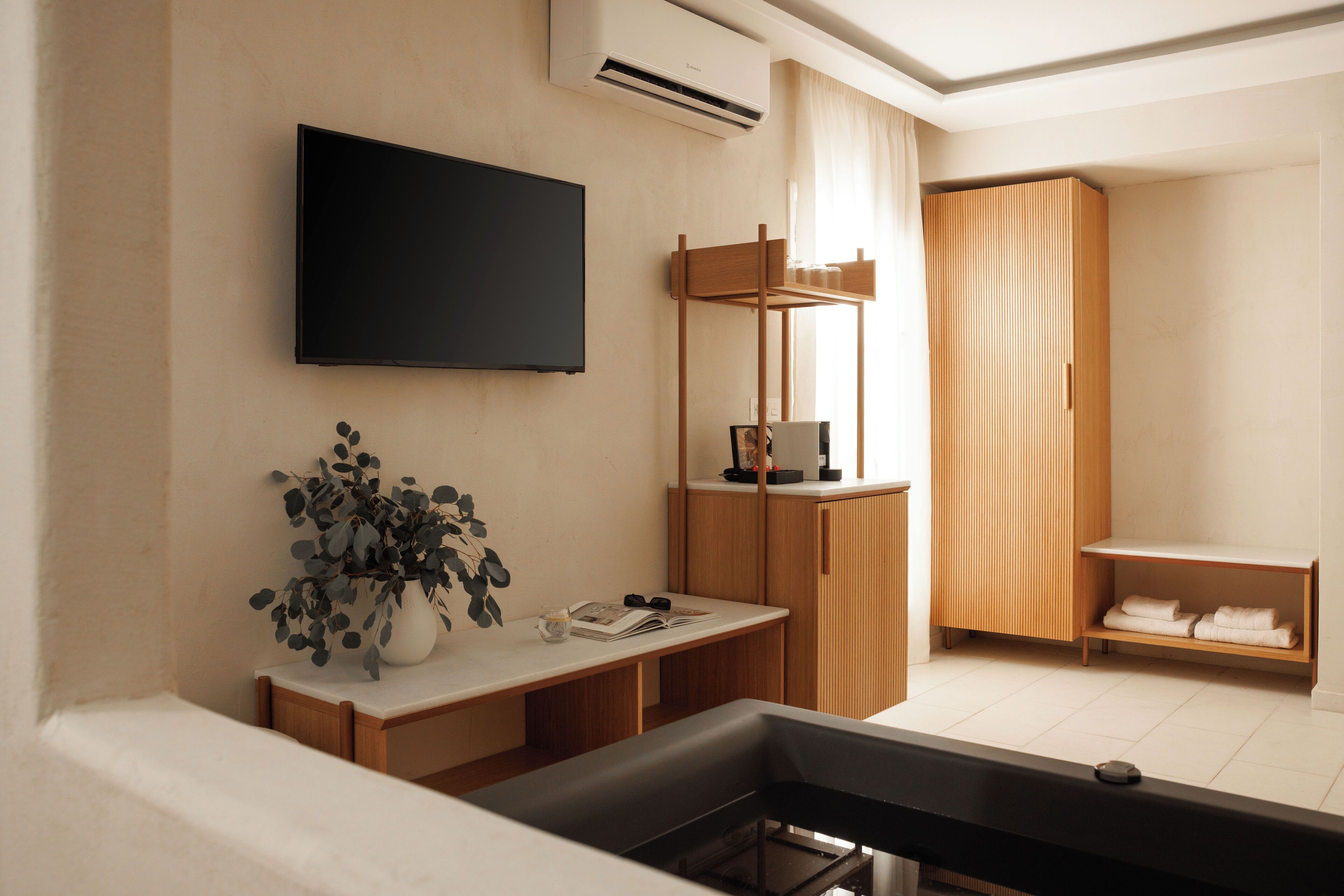 superior room, jetted tub | premium bedding, in-room safe, individually decorated