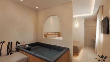 Superior Room, Jetted Tub | Bathroom | Shower, hydromassage showerhead, designer toiletries, hair dryer