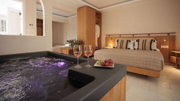 Superior-Zimmer, Whirlpool | Hochwertige Bettwaren, Zimmersafe, individuell dekoriert