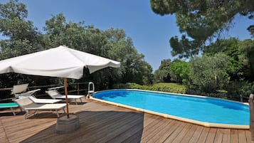 Outdoor pool, pool umbrellas, pool loungers
