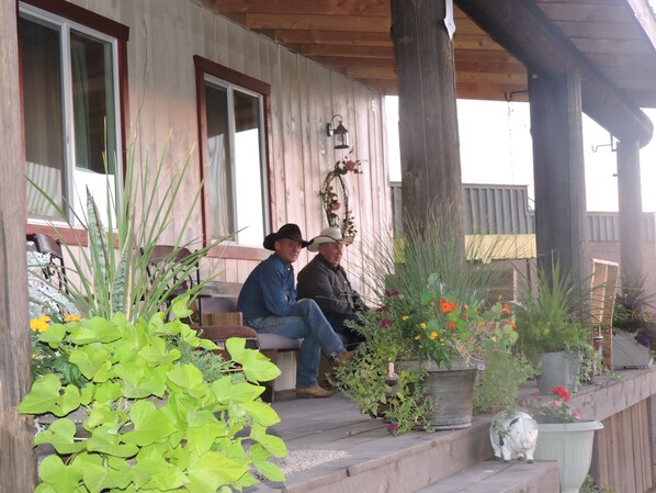 Porch - Grand Canyon Ranch & Outfitters (Fredonia)