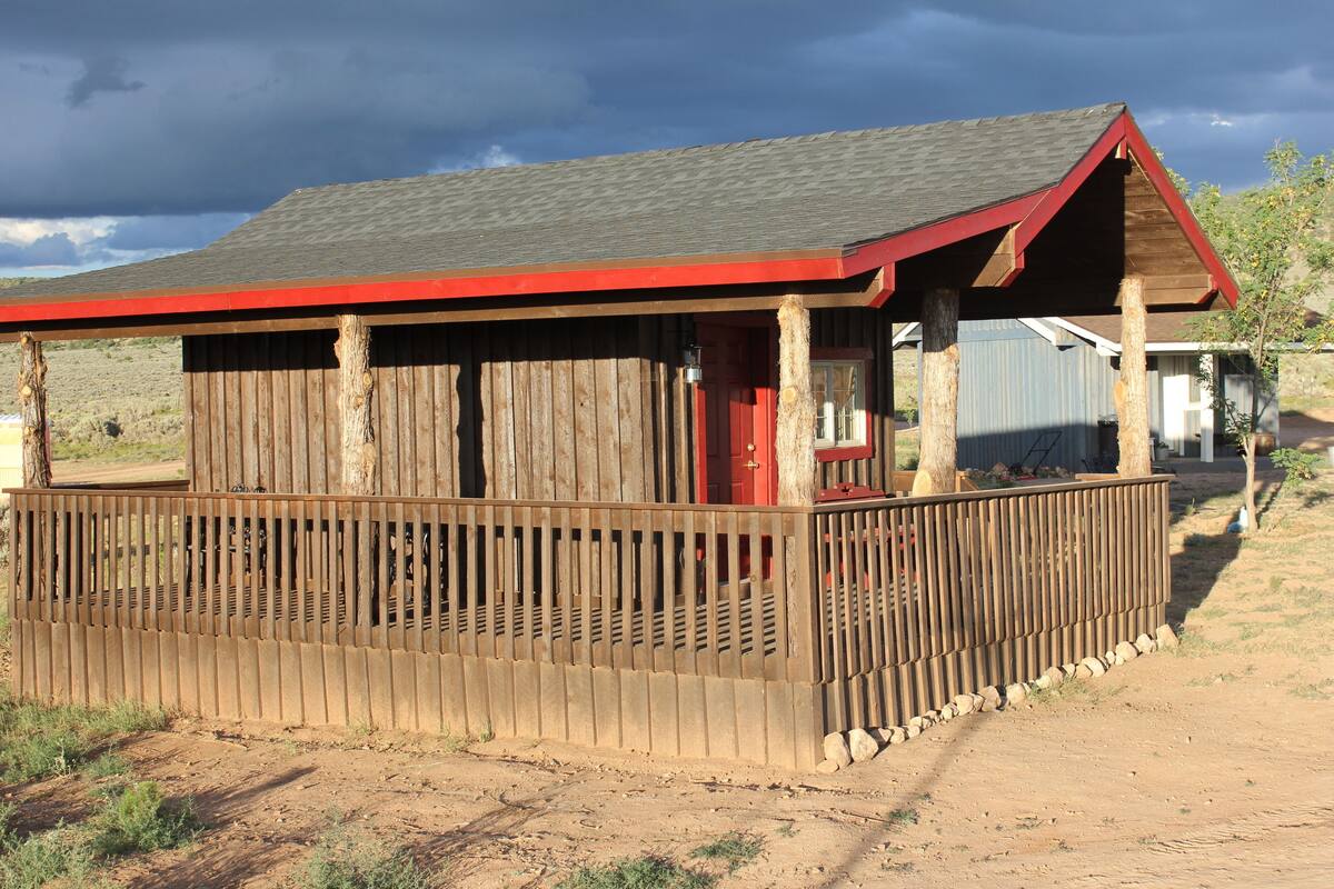 Cabin, Shared Bathroom | Premium bedding, individually decorated