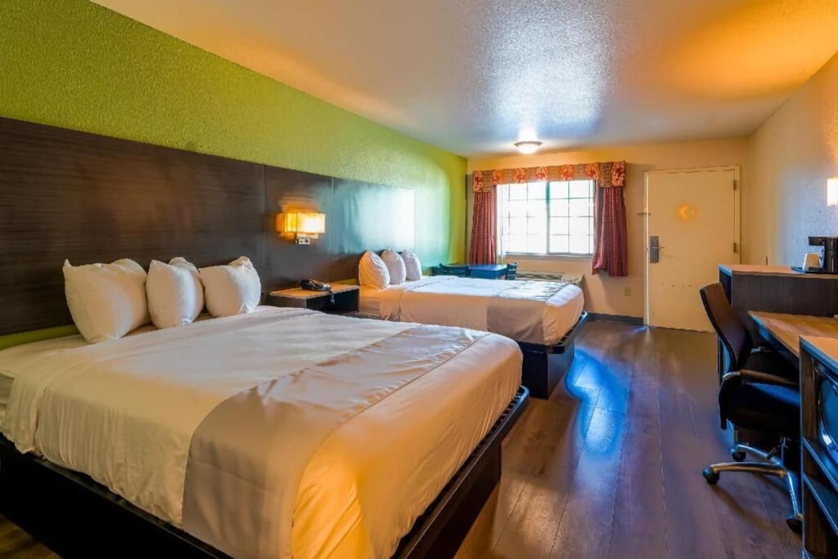 1 bedroom, desk, iron/ironing board, free WiFi