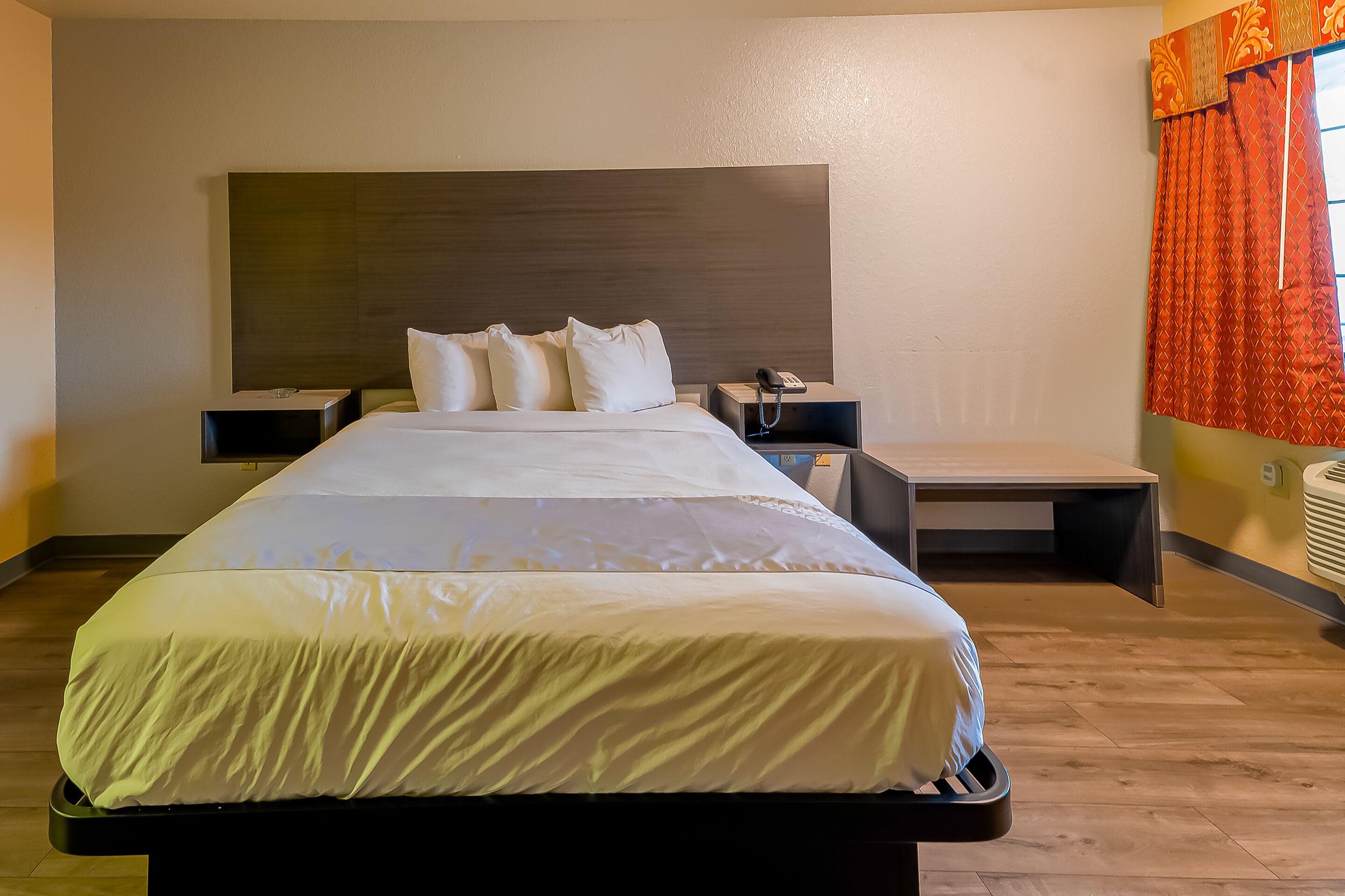 room, 1 queen bed, smoking | 1 bedroom, desk, iron/ironing board, free wifi