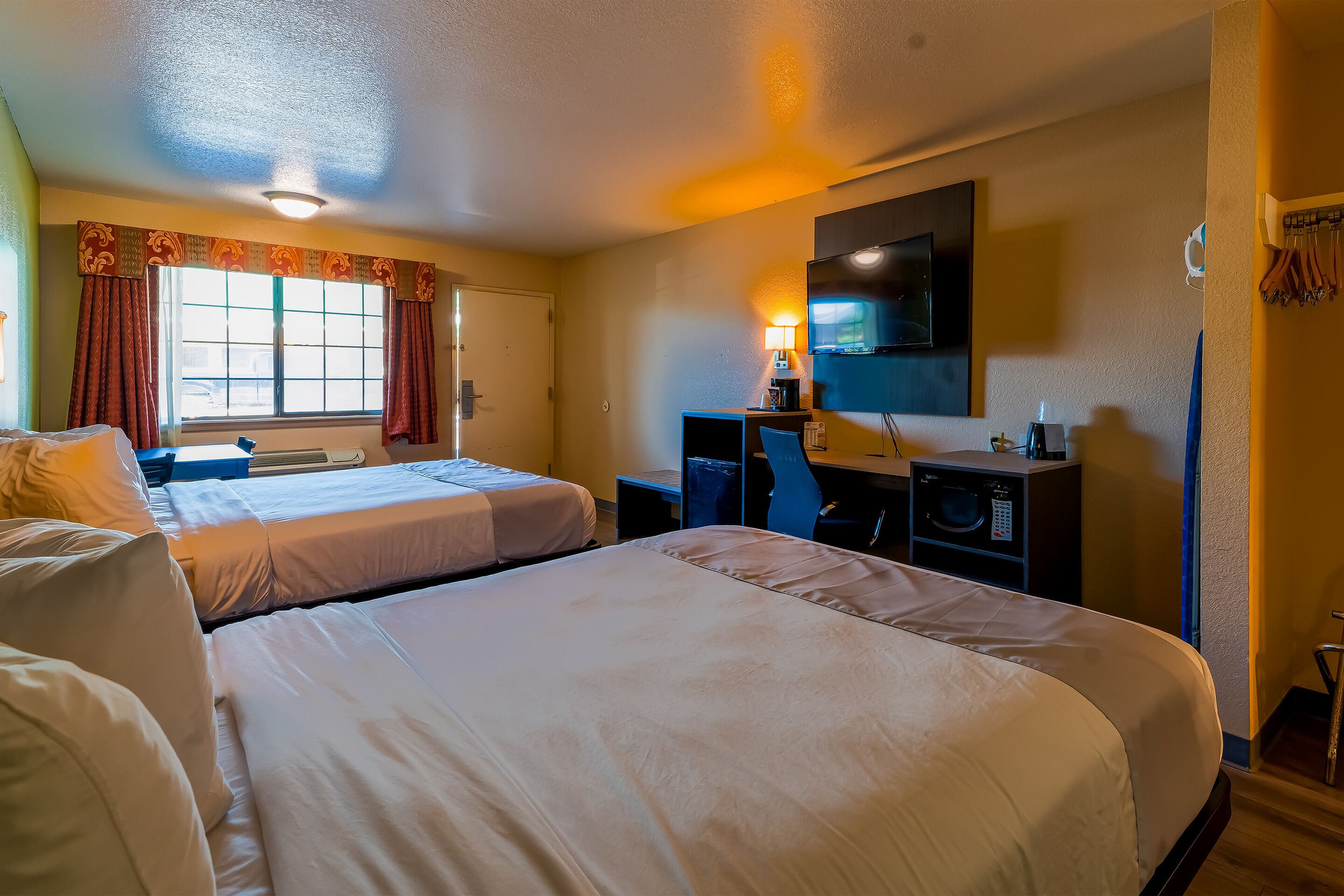 1 bedroom, desk, iron/ironing board, free wifi