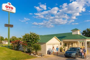 Front of property - OYO Hotel Yoakum West (Yoakum)