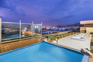 Piscina a la terrassa superior