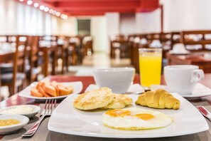 Free daily full breakfast - Ribai Hotels Santa Marta (Santa Marta)