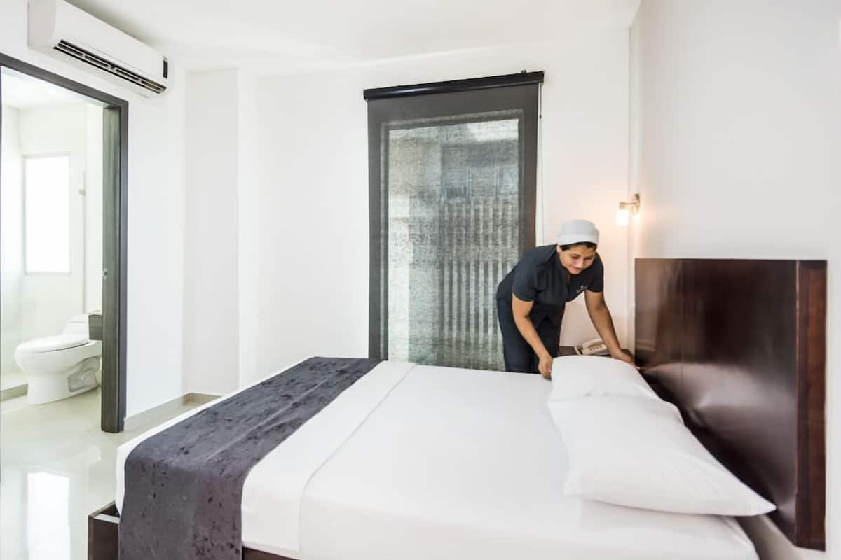 Single Room | In-room safe, WiFi (free)
