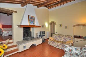 Panoramic Villa, 5 Bedrooms, Private Pool (Villa Rachele) | Living area | TV