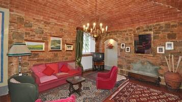 Villa Panoramique, plusieurs chambres (Villa Lorenza) | Salle de séjour | Télévision à écran plat