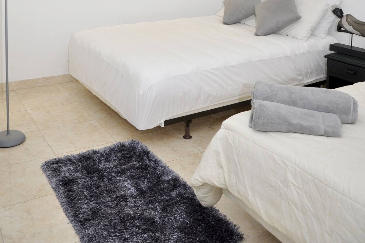 Minibar, in-room safe, blackout drapes, cribs (free)