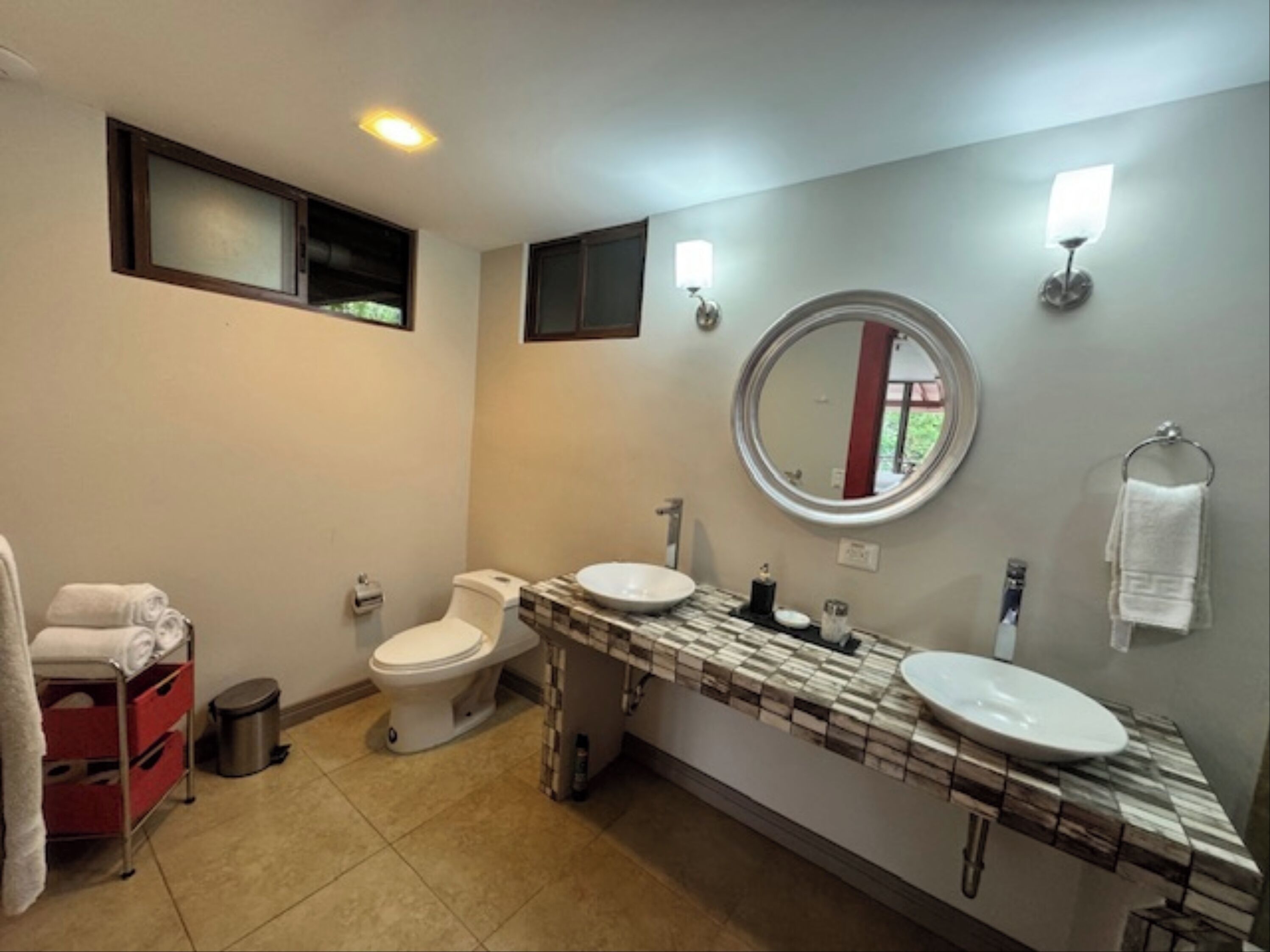 shower, rainfall showerhead, free toiletries, hair dryer