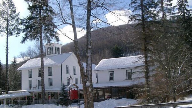 Property grounds - Colonial inn (Pine Hill)