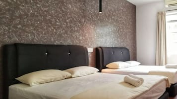 Family Studio | Desk, iron/ironing board, free WiFi