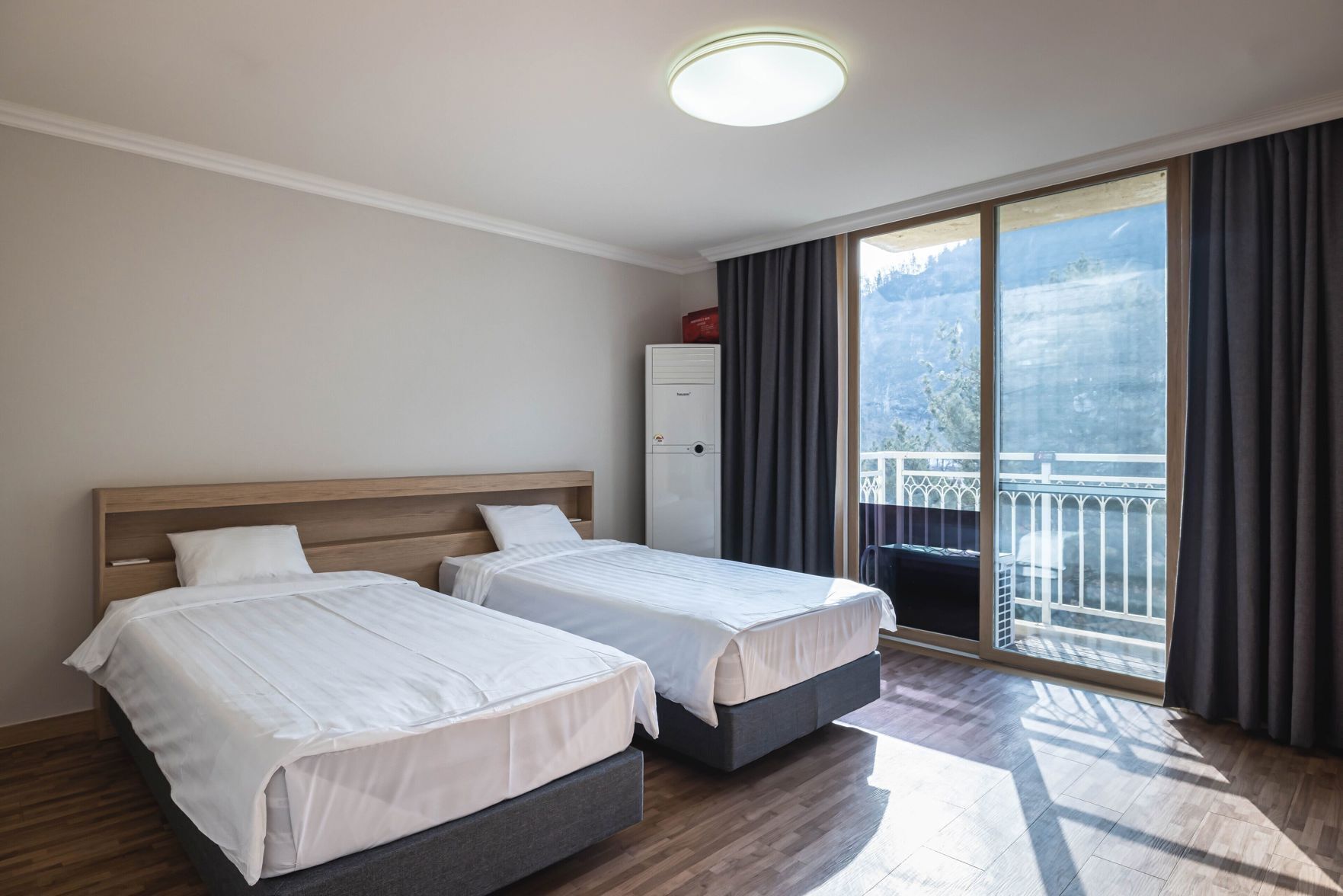 1 habitación, cortinas blackout, wifi gratis y ropa de cama 