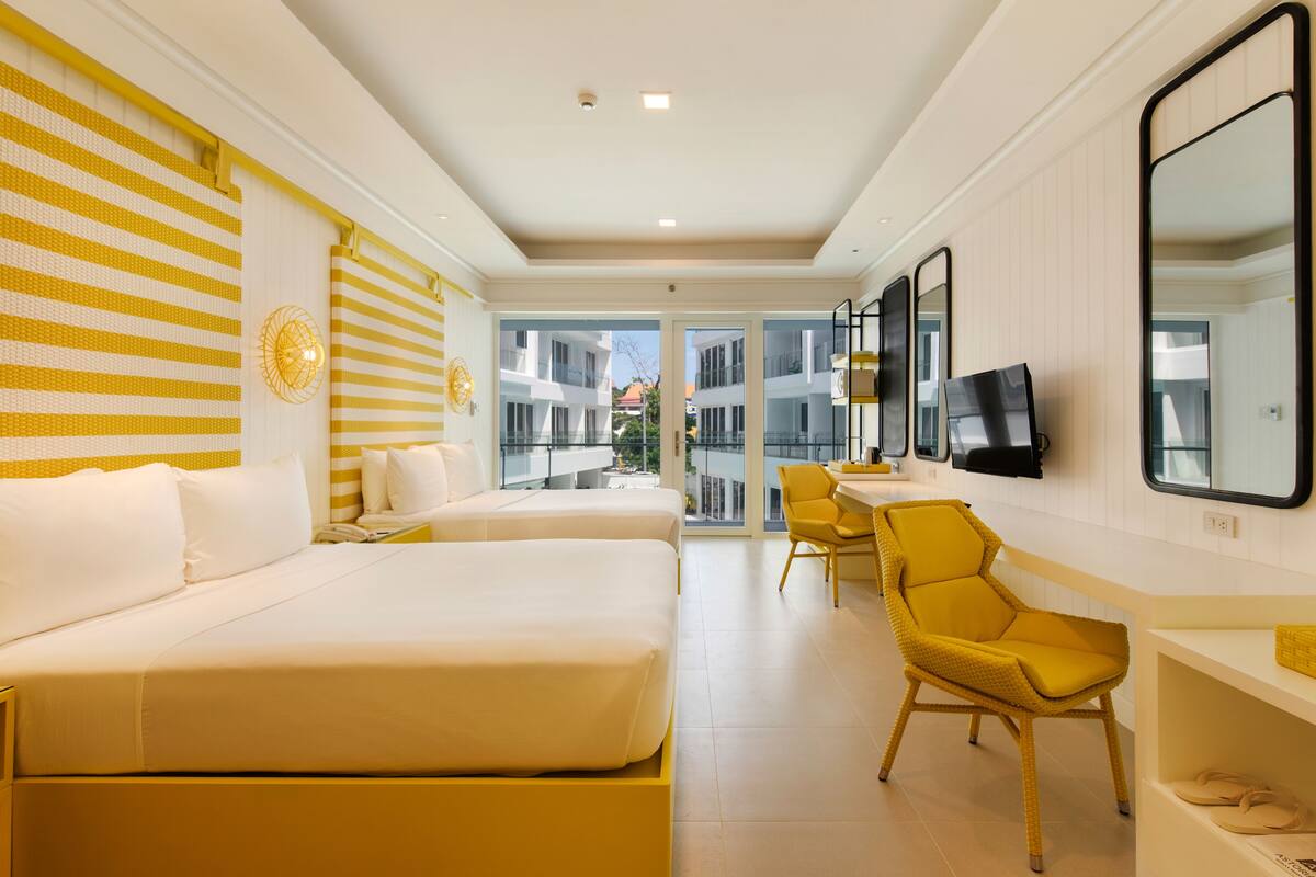 deluxe room, pool view | view from room