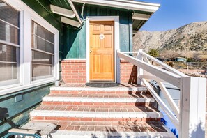 Terrace/patio - The Kern Lodge (Kernville)