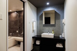 Basic Twin Room, Non Smoking | Bathroom | Separate tub and shower, deep soaking tub, free toiletries, hair dryer