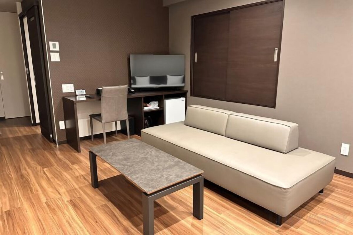 Deluxe 2-bed Room