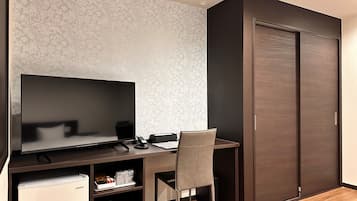 Basic Twin Room, Non Smoking | Hypo-allergenic bedding, individually decorated, individually furnished