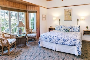Deluxe Room, 1 King Bed (Ohia)