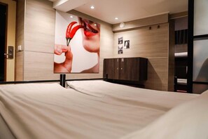 Blackout drapes, free WiFi, bed sheets - Hotel Jesse (Amsterdam)