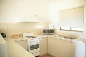 Family Apartment, 2 Bedrooms, Courtyard Area | Private kitchen