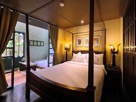 Garden Suite | In-room safe, iron/ironing board, bed sheets