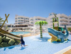 3 outdoor pools, open 9:00 AM to 7:00 PM, pool umbrellas, pool loungers - Playa Bella Beach Apartments (Sant Josep de sa Talaia)