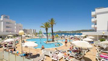 3 outdoor pools, open 9:00 AM to 7:00 PM, pool umbrellas, sun loungers