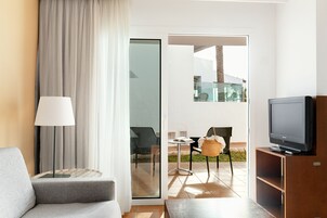 In-room safe, individually furnished, iron/ironing board, free WiFi