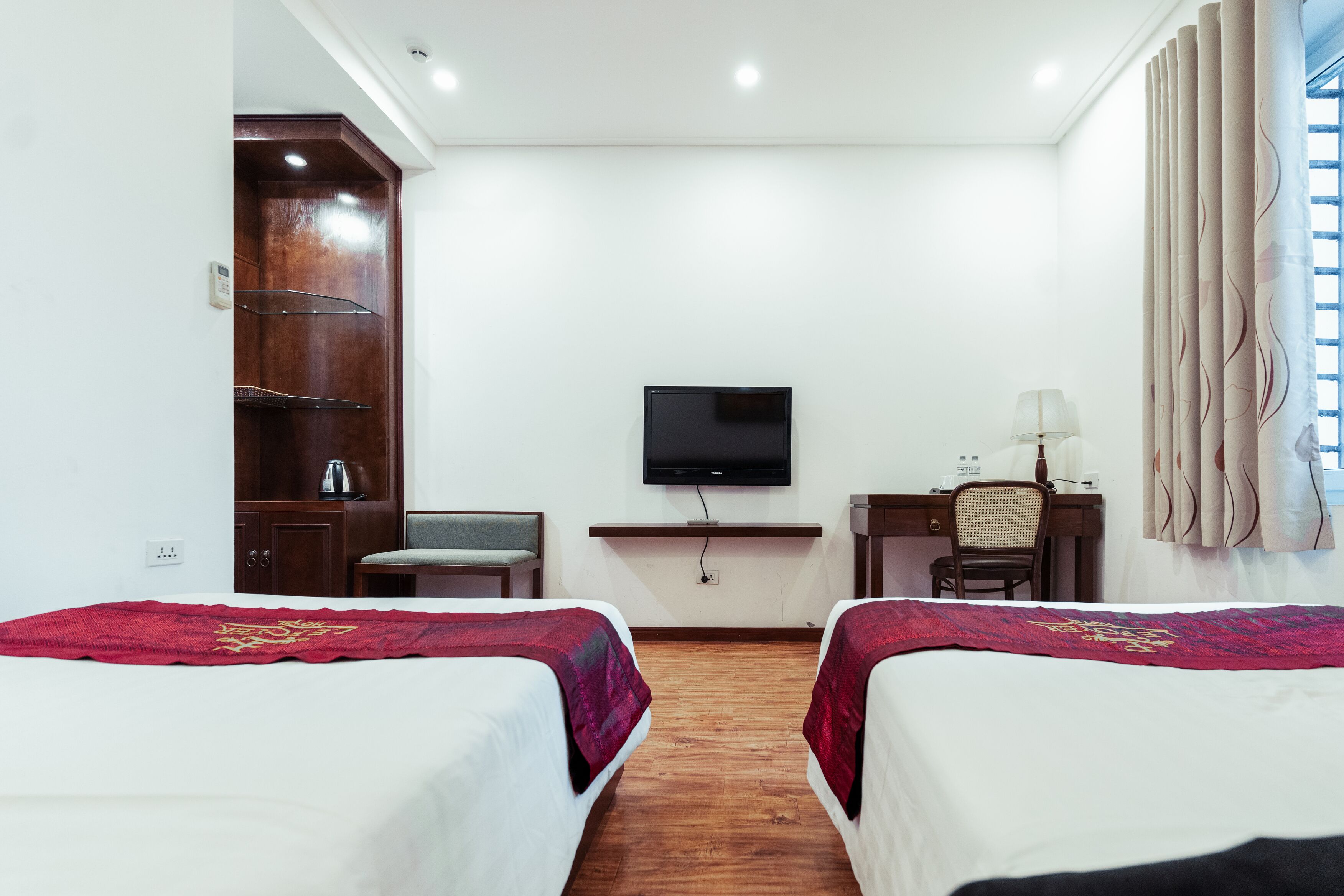 Le Foyer Hotel Reviews, Deals & Photos 2026 - Expedia