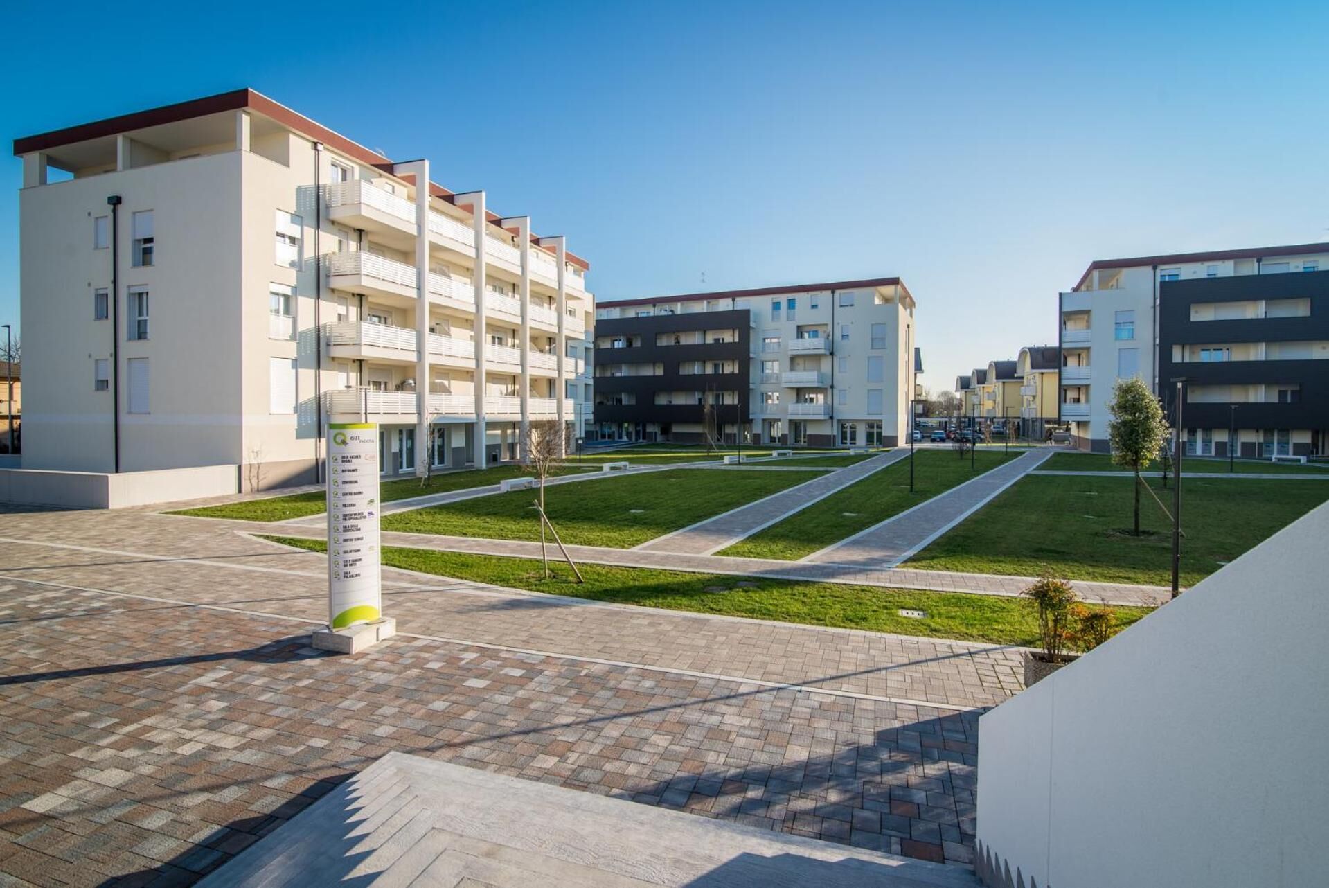 مواقف سيارات مجانية