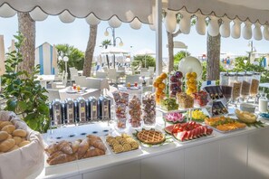 Daily buffet breakfast for a fee - Hotel Parioli (Jesolo)