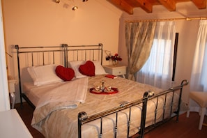 Premium bedding, minibar, desk, soundproofing - La Perla Del Sile Country House (Silea)