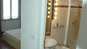 Double Room, Ensuite | Bathroom - B&B Gens Julia (Trieste)