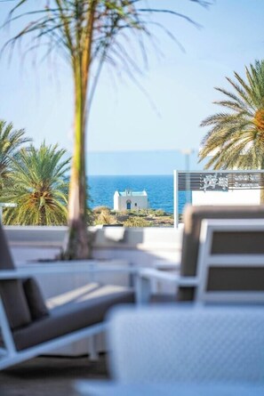 Property grounds - Kastro Apartments (Mylopotamos)