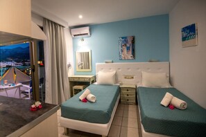 Room - Kastro Apartments (Mylopotamos)