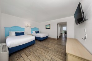 Deluxe-Suite, 2 Doppelbetten, Küche, Strandnähe | Kostenloses WLAN, Bettwäsche