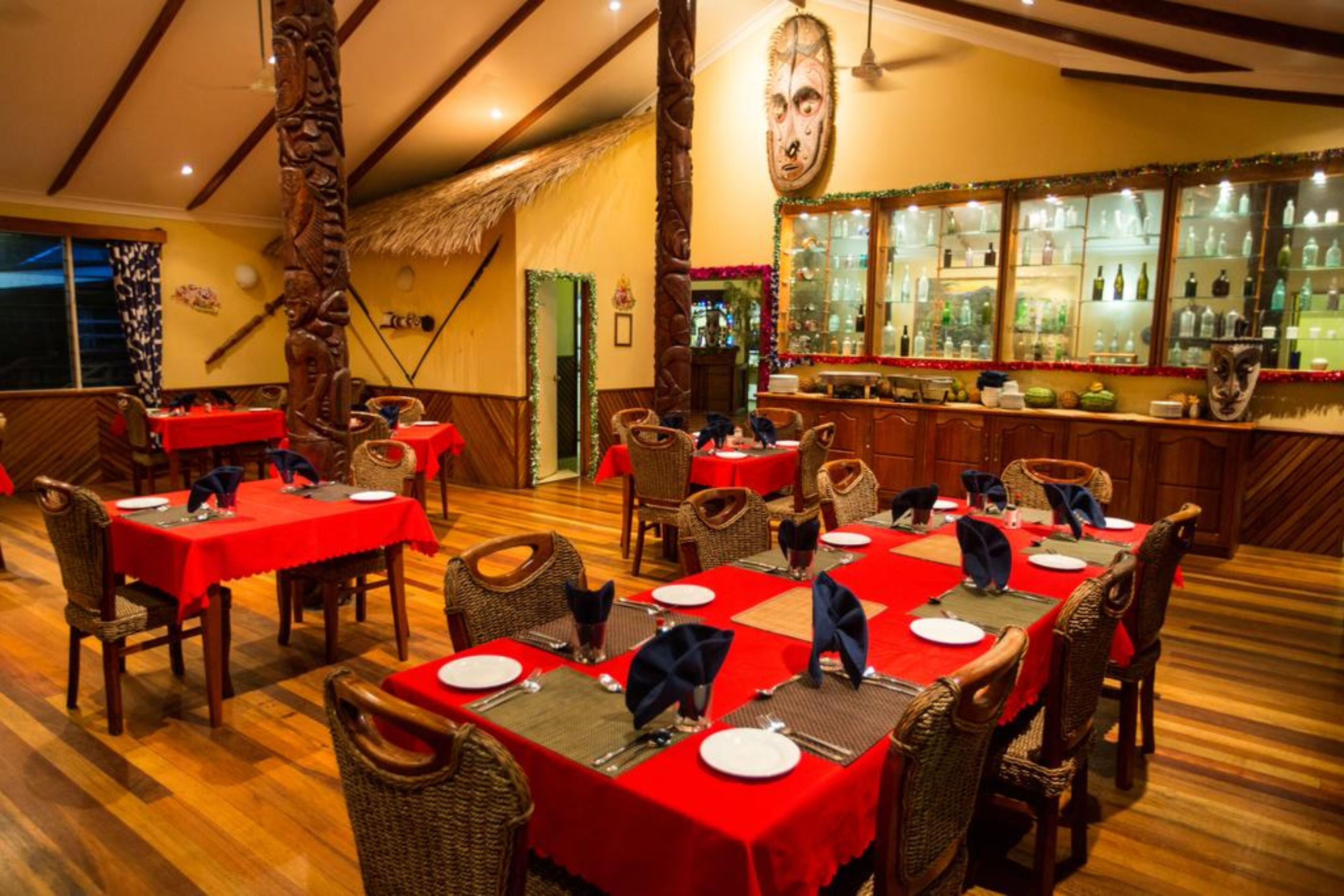 daily buffet breakfast (pgk 55 per person)